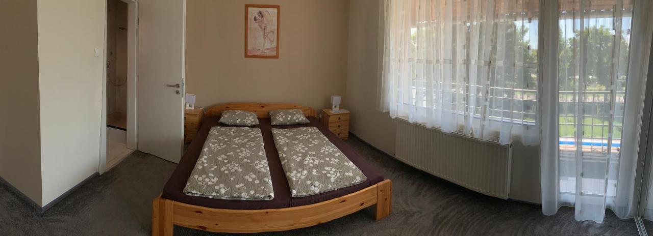 Villa Akos Haz à Siófok Extérieur photo